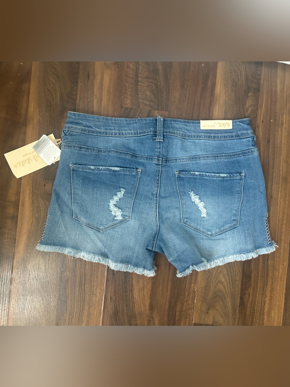 Altar'd State Blue Distressed Embroidered Denim Shorts | NWT Size 27/5 - Picture 2 of 5